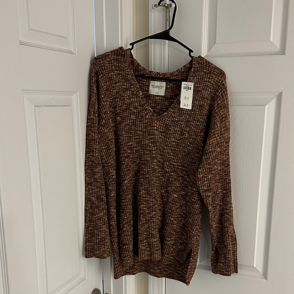 Abercrombie sweater size small